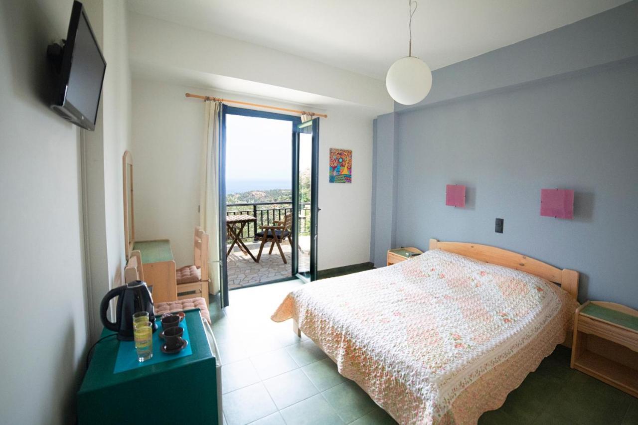 Eri Rooms To Let Raches  Eksteriør bilde