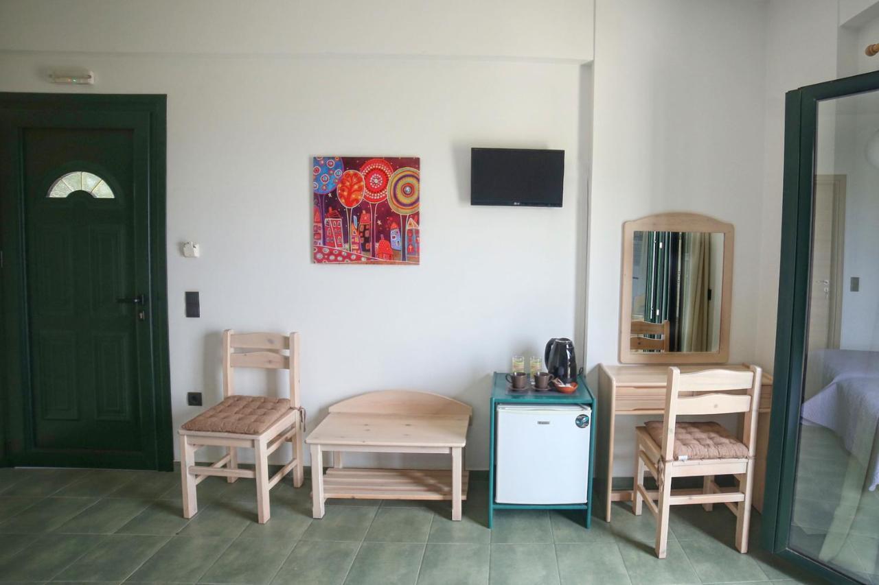 Eri Rooms To Let Raches  Eksteriør bilde