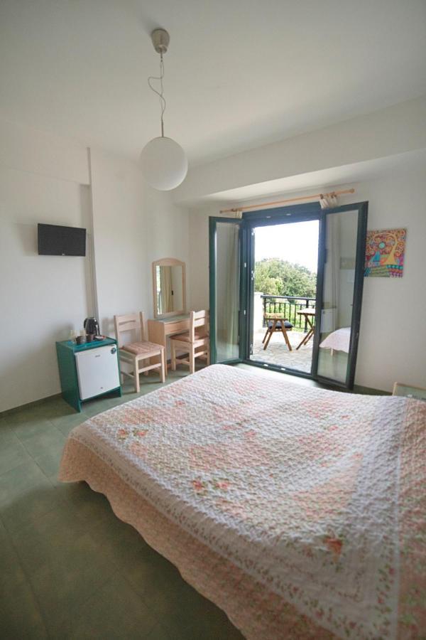 Eri Rooms To Let Raches  Eksteriør bilde